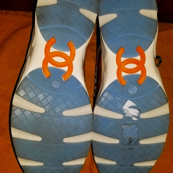 CHANEL SNEAKERS SIZE 41.5. Dust bag included. - Picture 4 of 4